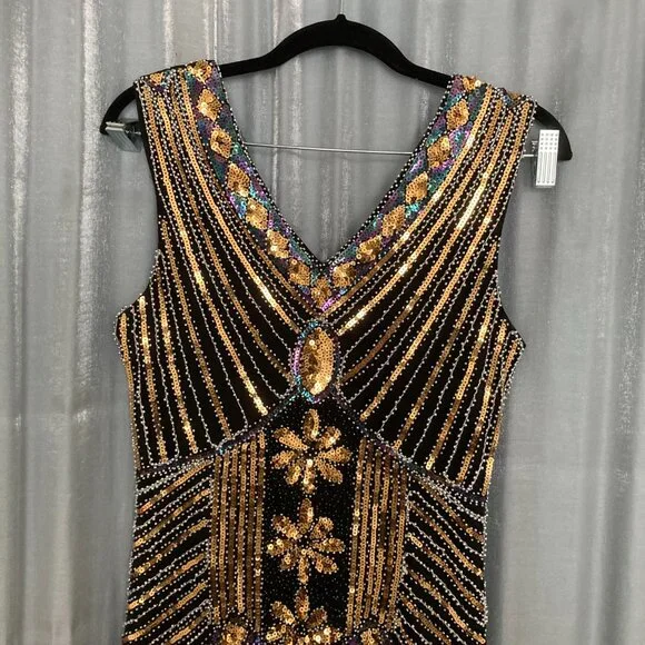 flapper like gold and black  sequins dress - Picture 2 of 8
